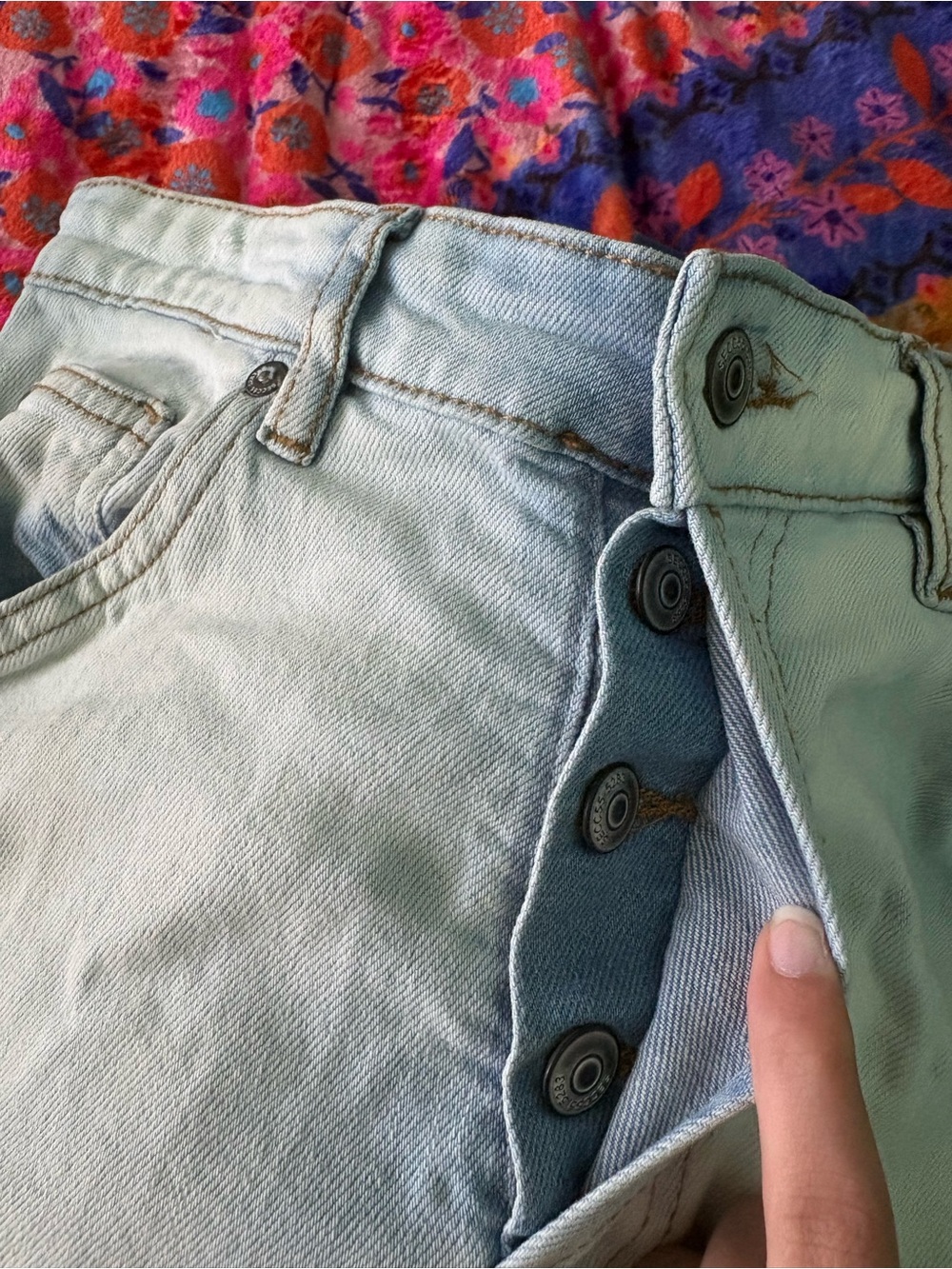Men's Light Blue High-Waist Button-Fly Jeans